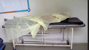 Cuerpo de uno de los que asaltaron autobús y se lanzó al puente