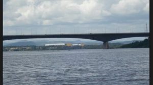 Desde este puente se lanzaron los que asaltaron
