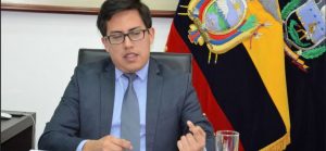 Fuentes aseguró que el motivo del impedimento fue su intención de llevar a cabo actividades políticas.