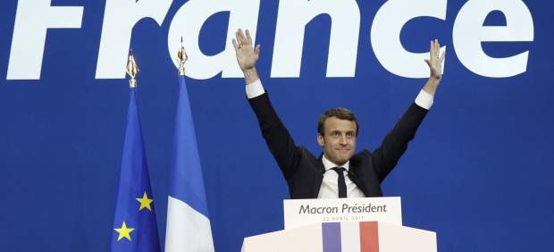 Emmanuel Macron de 39 años alcanzó casi el 24% de la votación,