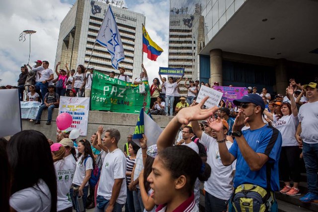Opositores al gobierno de Maduro