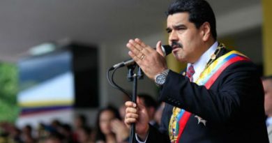 Presidente Maduro es recibido con improperios en acto público