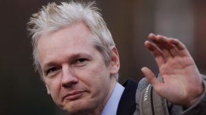 Julian Assange le pidó a Lasso que "se retire" de Ecuador