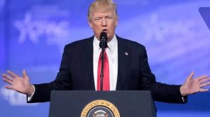 Trump evita que extranjeros tengan empleos