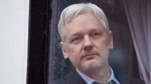 Julian Assange le pidó a Lasso que "se retire" de Ecuador