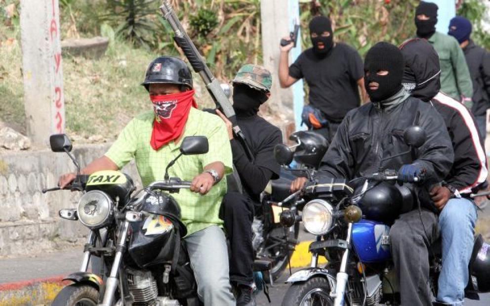Estos colectivos se autodenominan promotores y defensores de la democracia