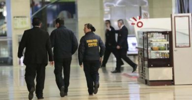 Hombre mató a su mujer en centro comercial