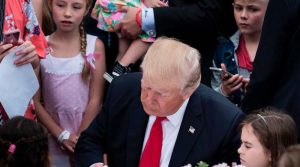 Trump pierde protagonismo en el día de pascua