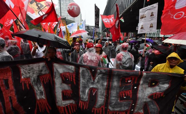 Brasileños piden la renuncia de Michel Temer