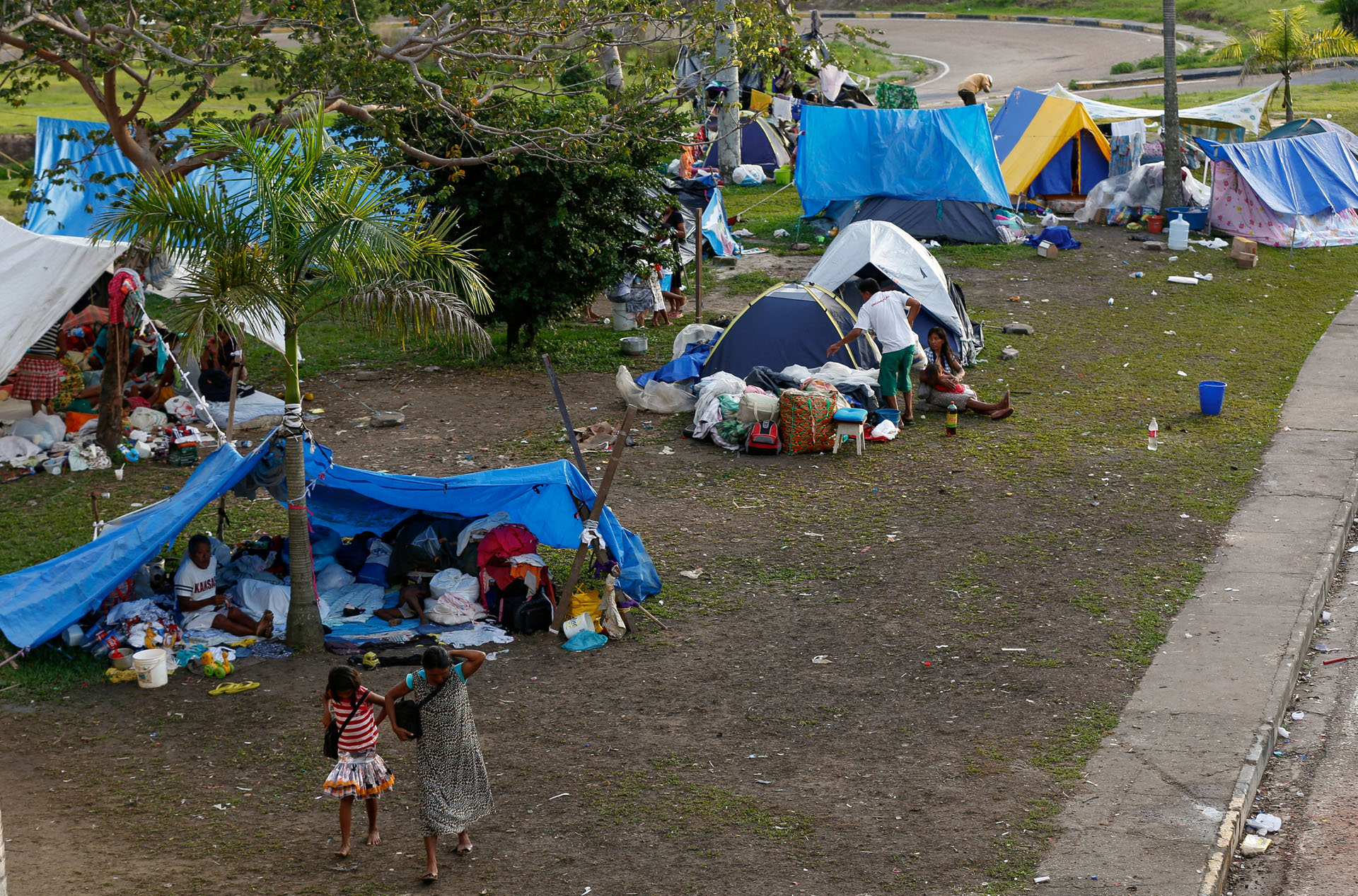 Indígenas venezolanos emigran a Brasil