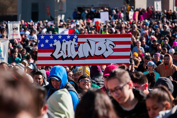 Latinos radicados en California marcharon el Primero de Mayo