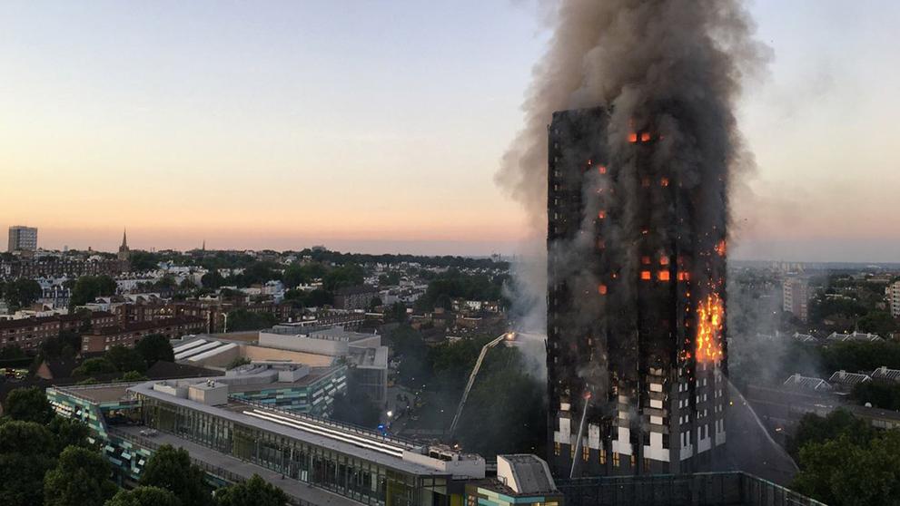 Victimas del incendio de La Torre Grenfell asciende a 17