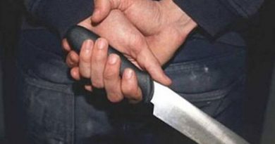 Hombre armado con cuchillo mantenía retenidas a varias personas en un oficina de empleo