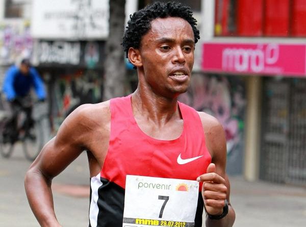 El etíope Feyisa Lilesa participará en la Media Maratón de Bogotá