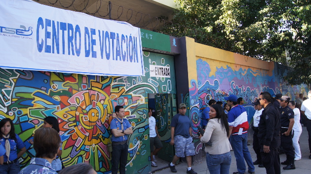 las ferias electorales, tienen entre sus objetivos ofrecer información sobre los cargos en contienda,