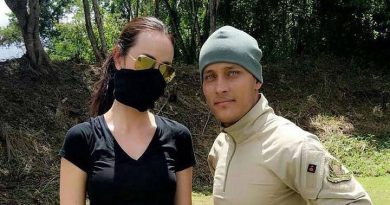 El inspector Oscar Pérez sigue dando de que hablar tras su hollywoodense aparición