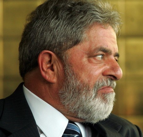 Luiz Inacio Lula Da Silva,  fue acusado por la fiscalía de su país, por estar al frente del escándalo de sobornos de la petrolera estatal. 