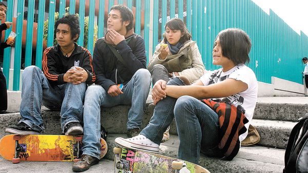 En Colombia, medio millón de jóvenes ni estudia ni busca trabajo