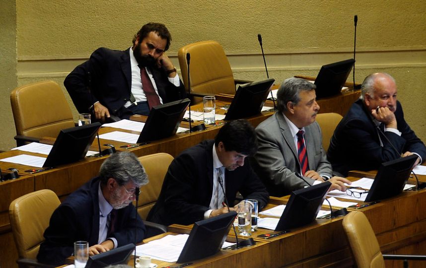 Ante el Tribunal de La Haya, congresistas colombianos y chilenos denuncian al Presidente Maduro