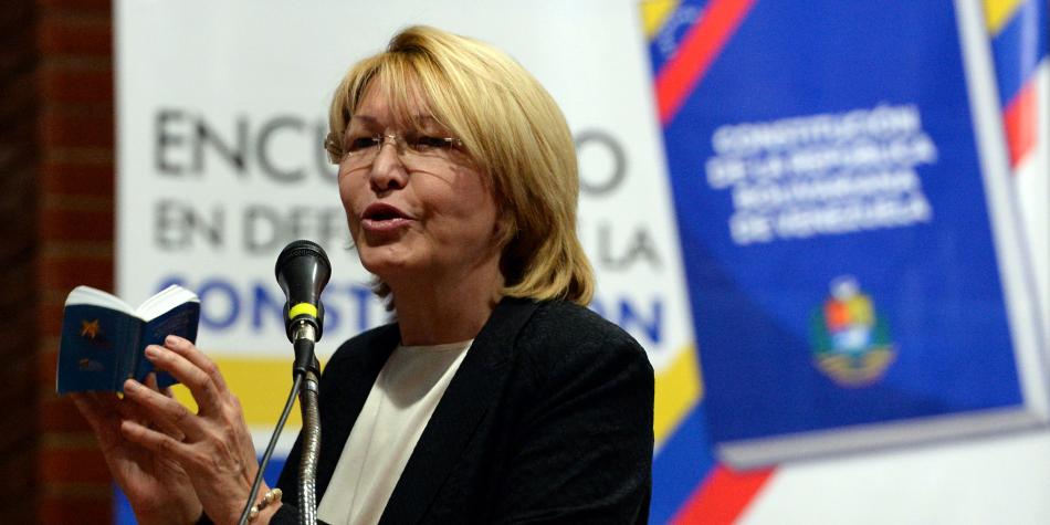 Se cree que la salida abrupta de RCN se debe al caso de la ex fiscal Luisa Ortega Díaz, la cual fue acogida por el gobierno de Juan Manuel Santos