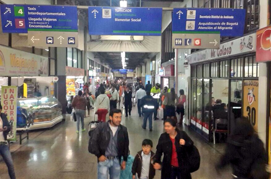 De diez a quince venezolanos "varados" En La Terminal Salitre de Bogotá