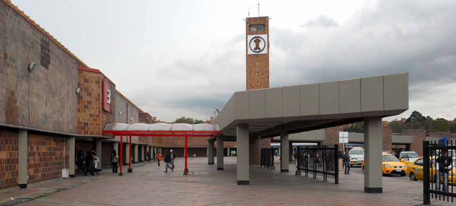 De diez a quince venezolanos pernotan diariamente en la Terminal Salitre de Bogotá