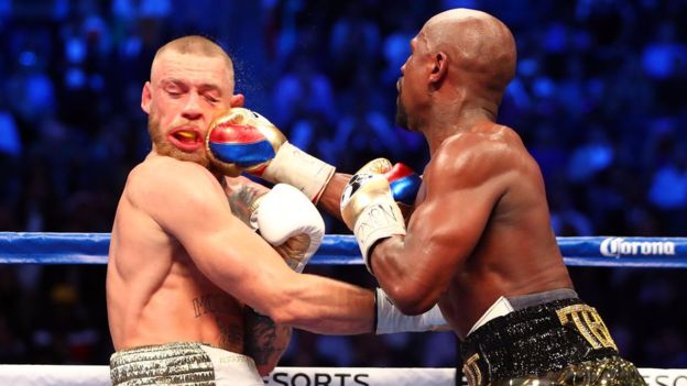 Floyd Mayweather Jr se impone sobre McGregor