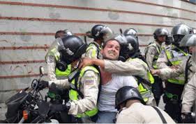 Sergio Contreras fue presentado ante un tribunal militar e imputado por los delitos de traición a la patria, rebelión y sustracción de elementos de la Fuerza Armada