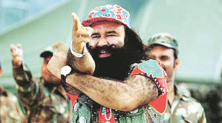 Gurmeet Ram Rahim Singh ya esta acostumbrado a la polémica. Durante el 2015, fue acusado de haber animado a 400 de sus discípulos a castrarse para acercarse a Dios. Por esa acción fue procesado y también por el asesinato de un periodista en 2002.