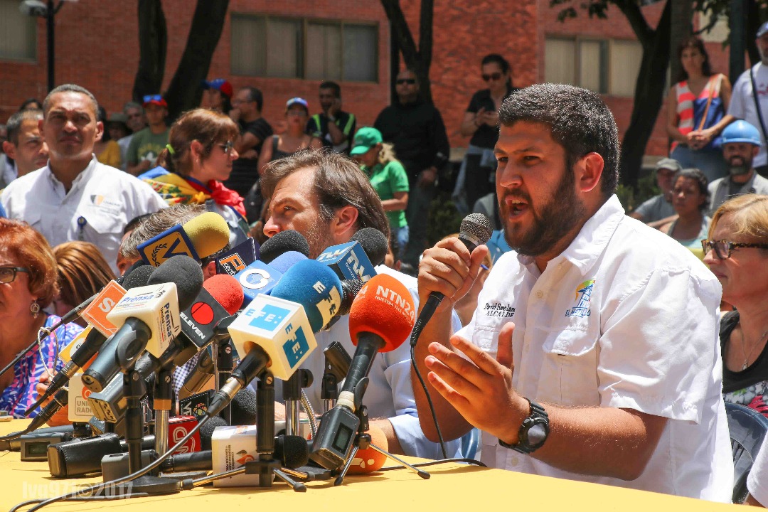 la orden dictamina que Smolansky quedará a la orden del Servicio Bolivariano de Inteligencia (Sebin)