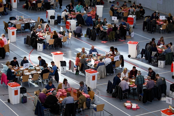 unos 650.000 voluntarios colaboraron en la gran cita electoral. 