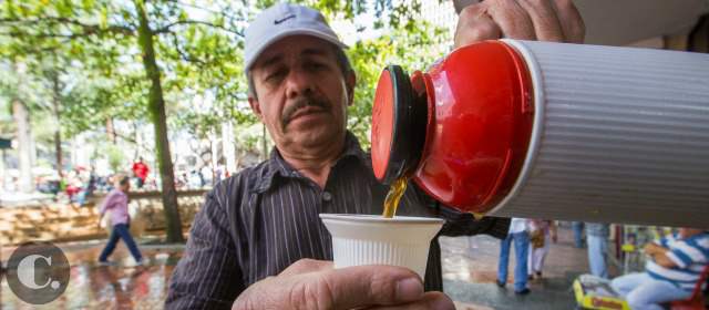 Un vendedor de café y otro de perros calientes están presos y acusados de terrorismo