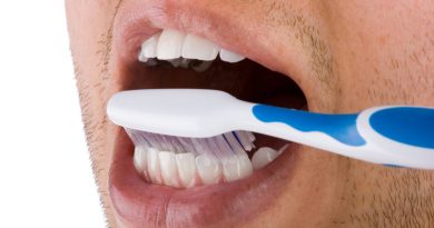Ante la escasez de dentífrico, los venezolanos se las ingenian para mantener la higiene bucal
