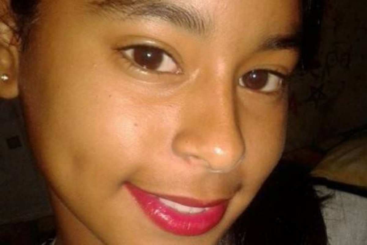 las causas preliminares de la muerte de Emely Peguero obedecen a una hemorragia interna del útero por aborto inducido y golpe contundente en la cabeza con hundimiento del cráneo