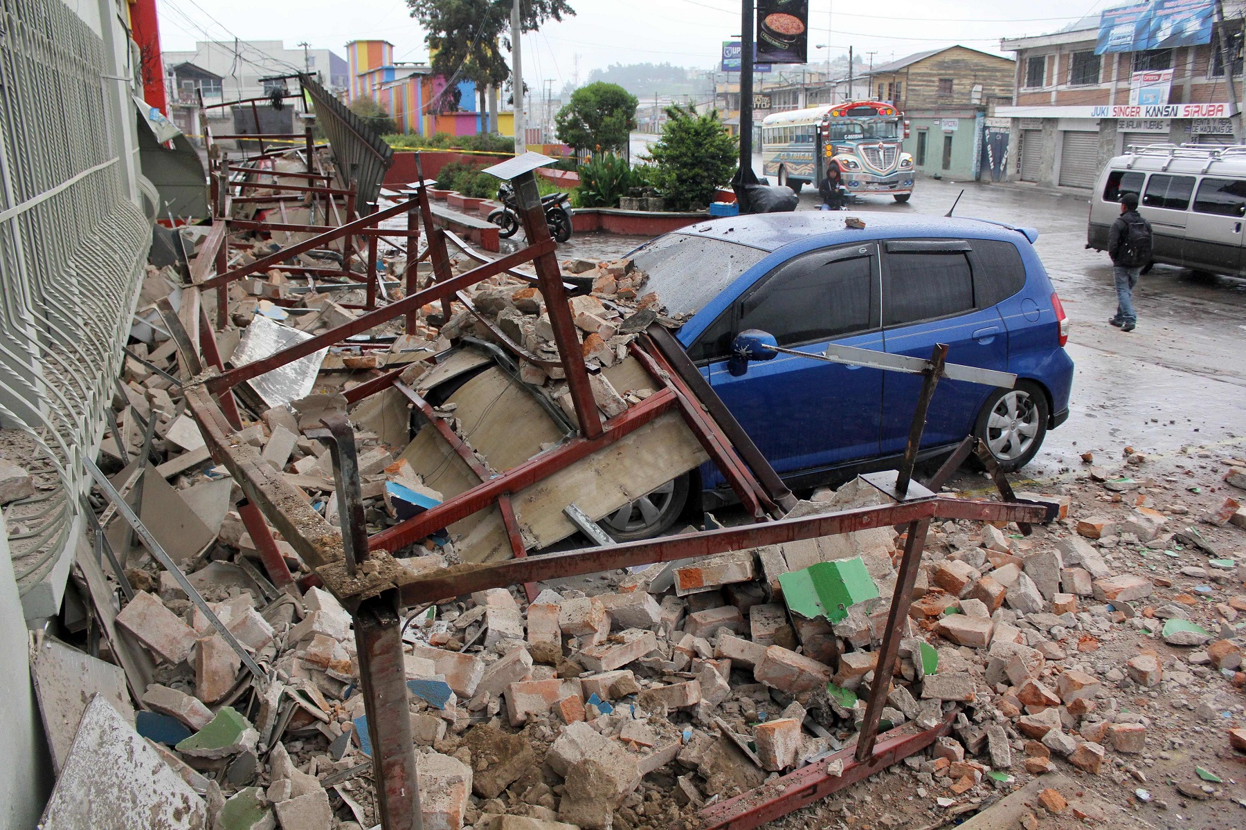 61 personas muertas y más de 200 heridos dejo el terremoto de 8,2 grados en México