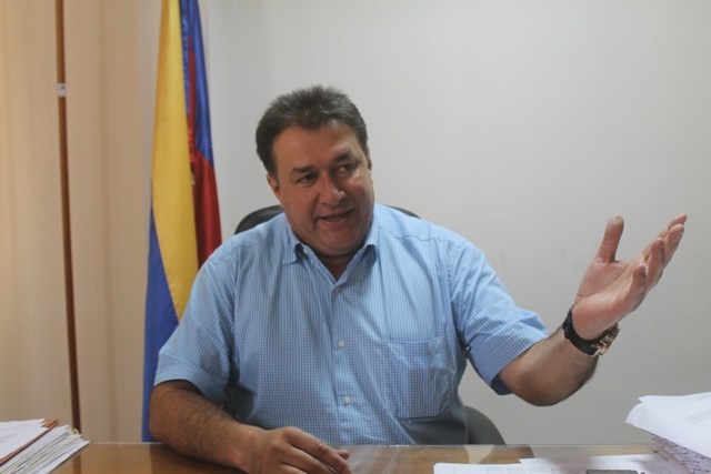 Pedro Loreto actualmente es el gerente del Municipio Leonardo Infante, recientemente su gestión se ha visto empañada por el descontento de la gente,