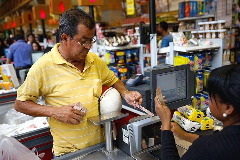 el aumento debe hacerse efectivo en todas las tablas de la administración pública
