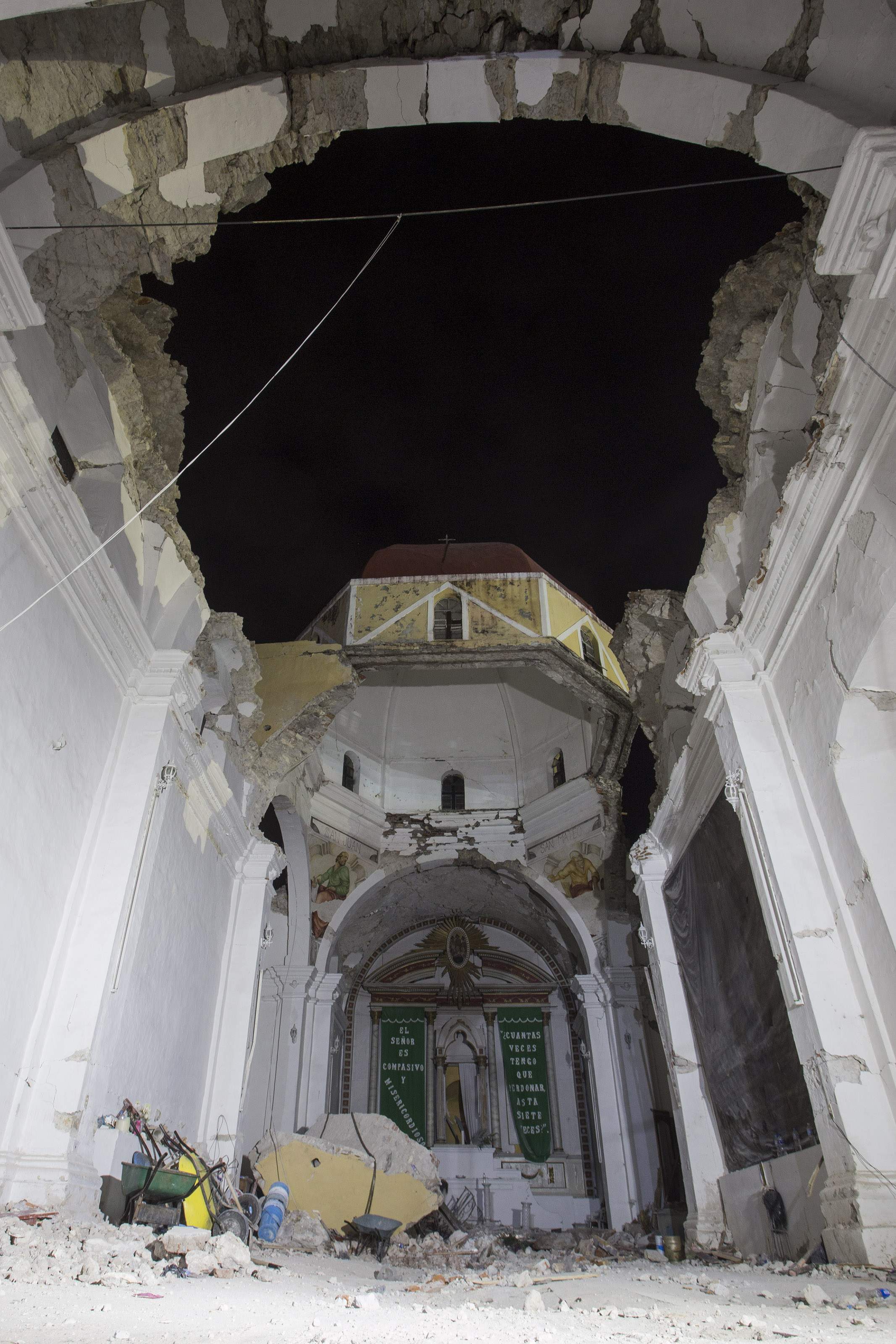 Once miembros de una misma familia fallecen dentro de la iglesia de Santiago Apóstol en Atzala, Puebla