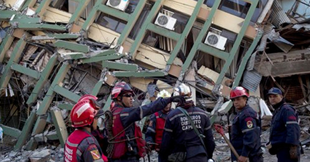 Aumenta a 344 la cifra de fallecidos tras el terremoto en México