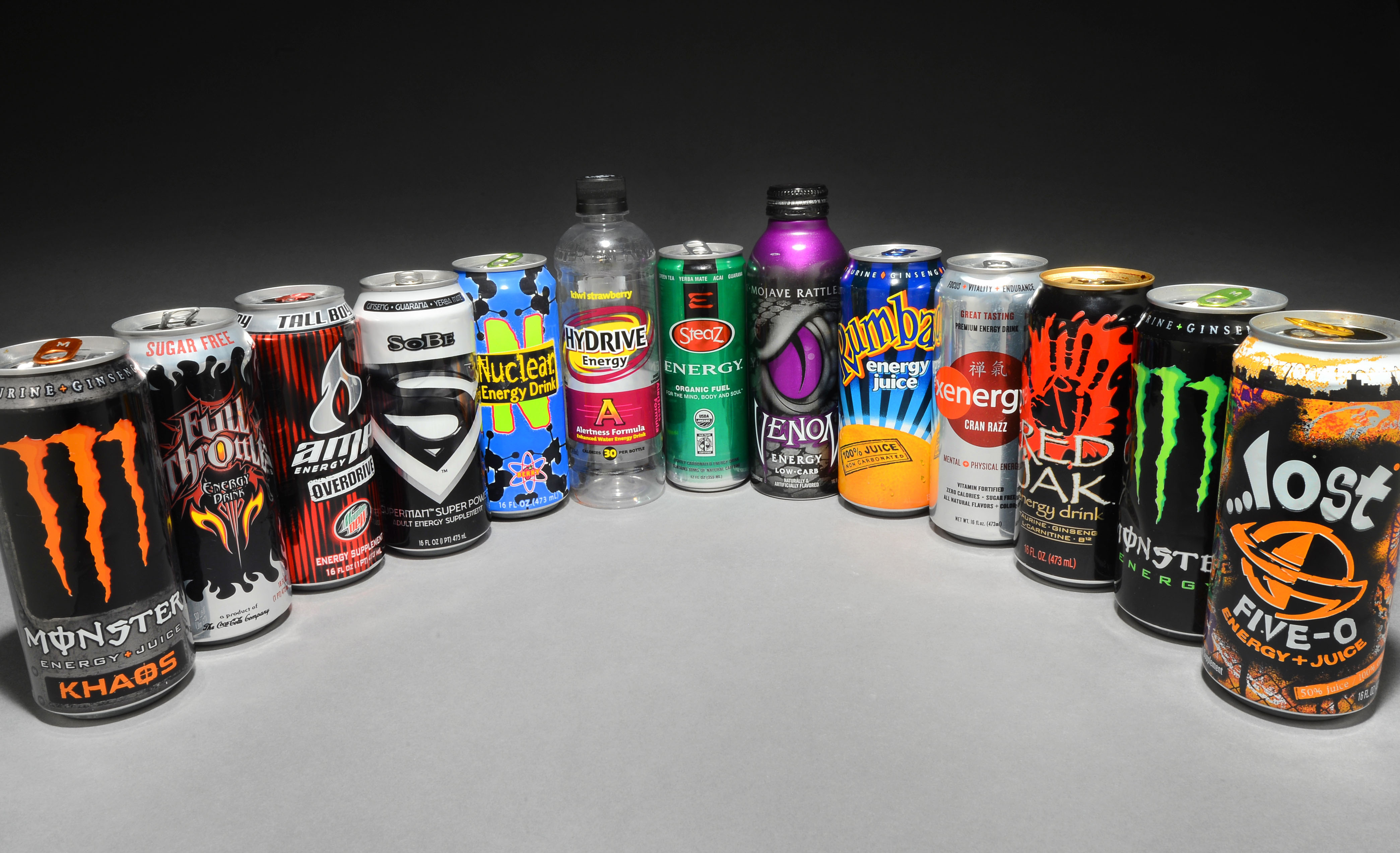 Trabajador estadounidense sufre derrame cerebral por exceso de consumo de las bebidas energizantes
