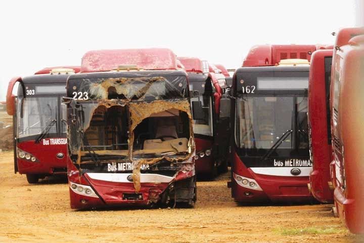 Por falta de repuestos automotrices, sin operar mas de 200 buses del Metro de Maracaibo