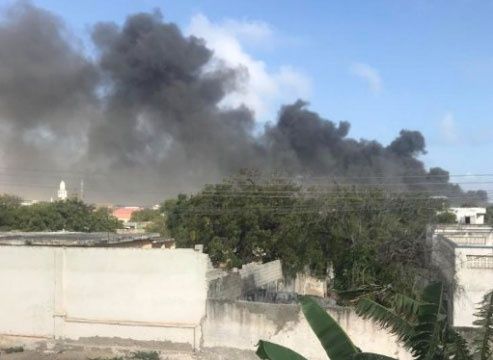 la explosión se produjo en una zona concurrida de la ciudad conocida como Kilómetro 5; el camión fue dejado estacionado en las inmediaciones del Hotel Safari