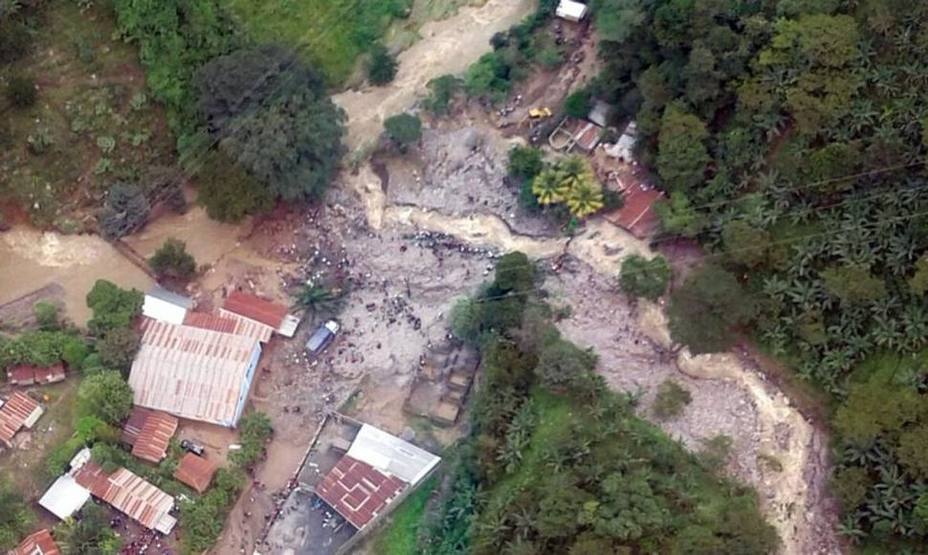 Once heridos y seis muertos dejo deslizamiento de mina en Colombia