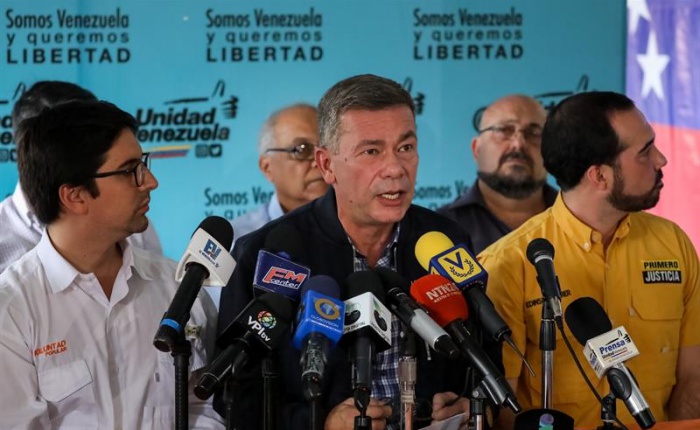 de acuerdo con la información del Poder Electoral, la oposición conquistó las gobernaciones de Anzoátegui, Mérida, Nueva Esparta, Táchira y Zulia