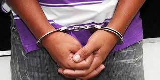 El agresor, Mosquera intentó huir del sitio, pero fue abordado por los residentes del lugar, quienes lo retuvieron