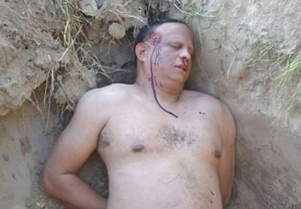 La policía le propuso a Ramón un plan para terminar de desenmascarar a su esposa: le pidieron que se hiciera el muerto, le sacarían fotos y se las llevarían a su esposa para ver su reacción.