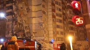 Tras el derrumbe de un edificio en Rusia, fallecieron seis personas