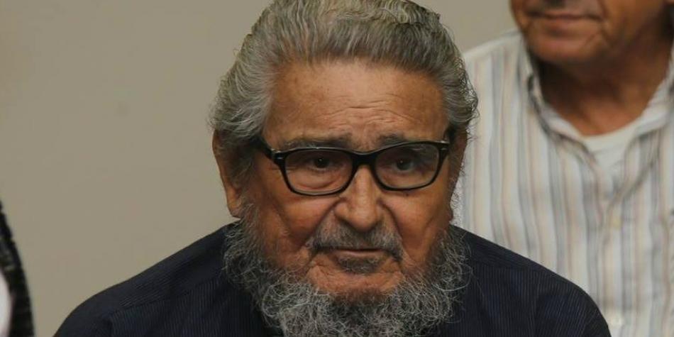 Abogado de Abimael Guzmán, pide libertad para su defendido