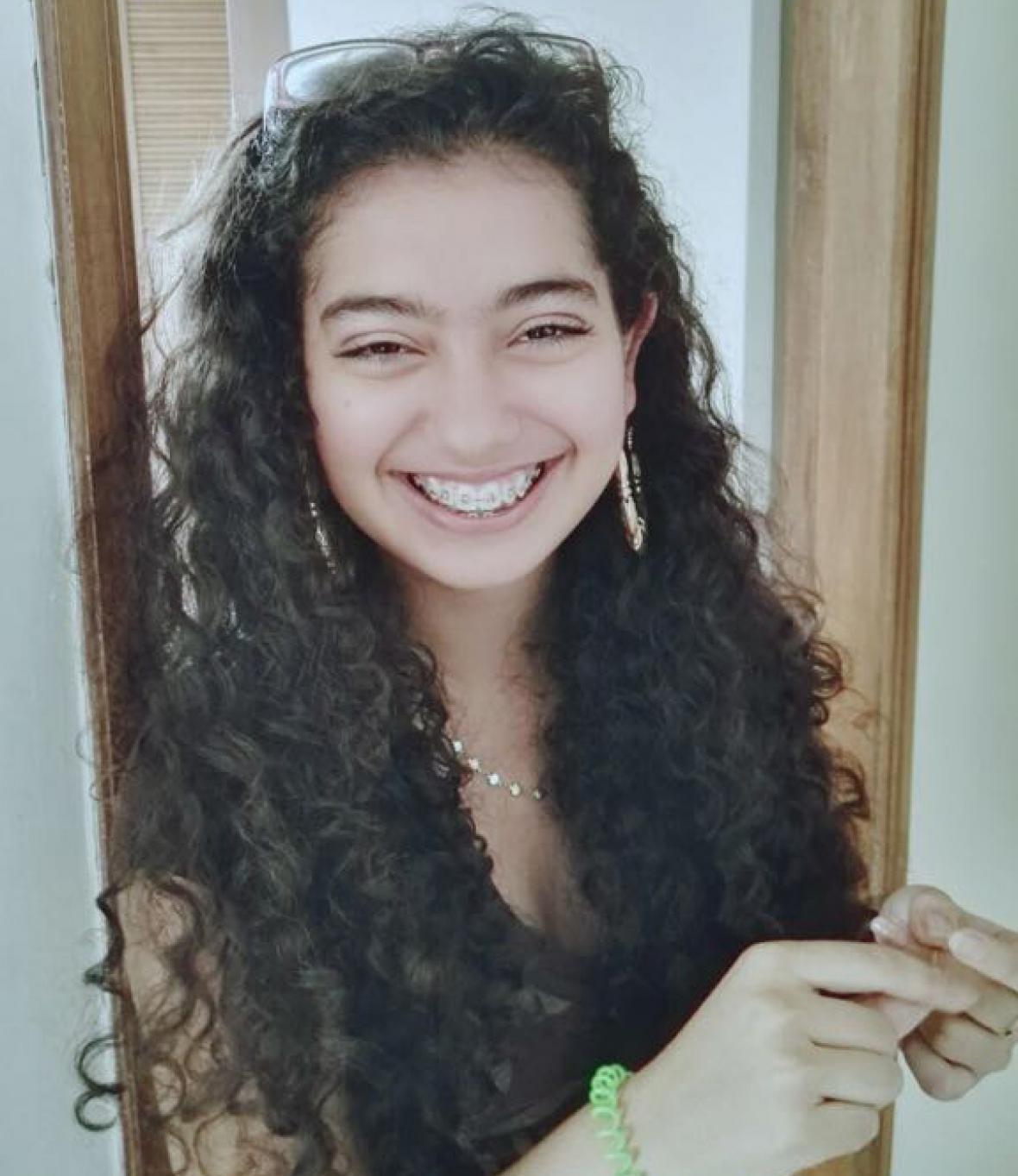 La chica decidió prepararse para su futuro desde muy joven, cuando cursaba octavo grado; se dedicó a prepararse en ciencias y adelantó trece niveles de inglés a nivel universitario