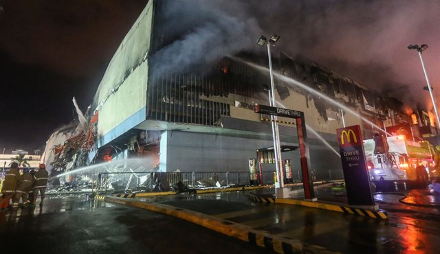 Incendio en centro comercial de Filipinas deja 37 fallecidos